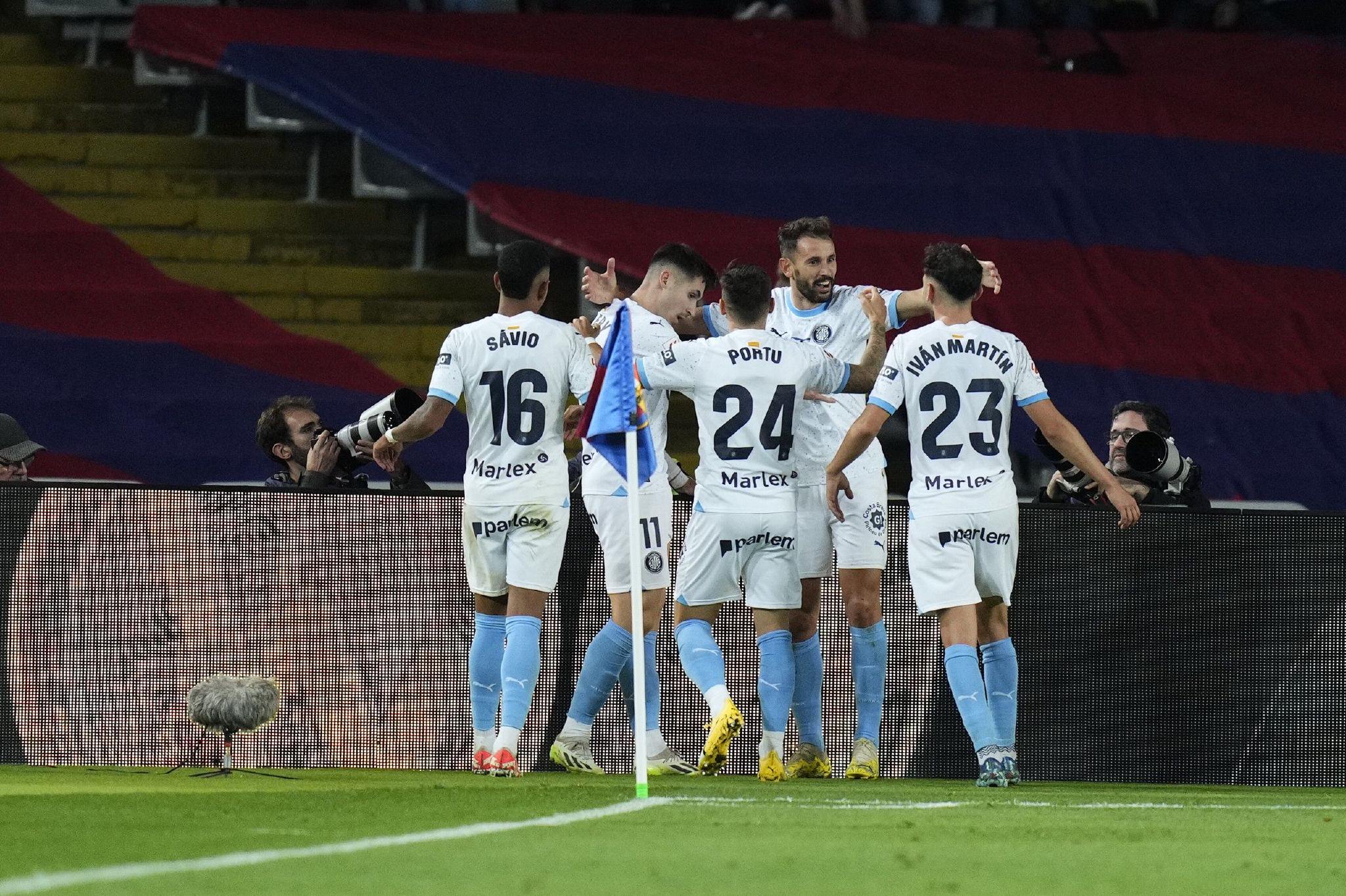 包含赫罗纳客场大败，遭遇联赛低谷的词条