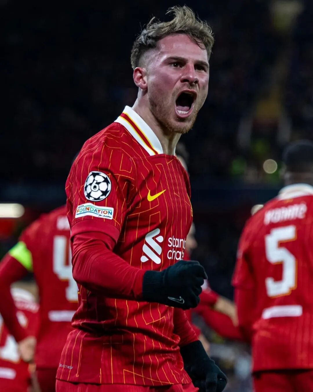 利物浦队球员个个奋勇拼搏，取胜关键战的简单介绍