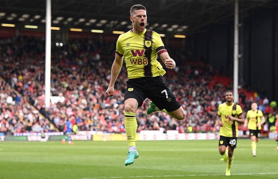 关于热刺客场战胜伯恩利，赢得比赛的信息