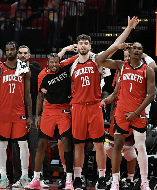 火箭新赛季表现火热，全队士气高涨凭借团结合力大捷