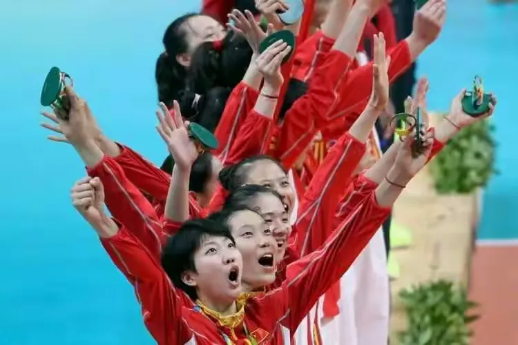 高歌凯旋荣耀，排球选手勇夺金牌的简单介绍