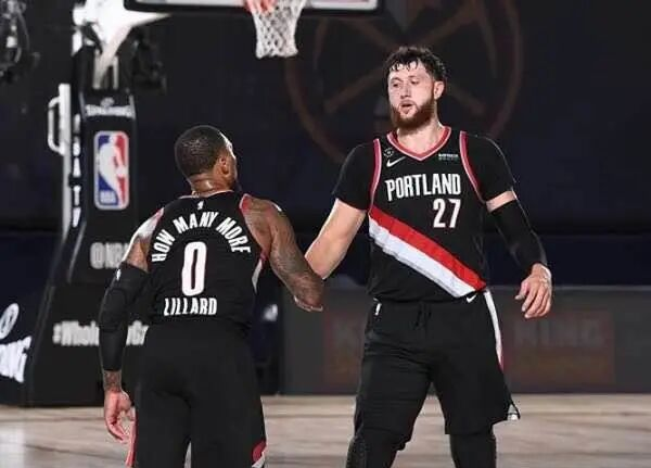 包含新疆队力克北京队，利拉德统治全场的词条