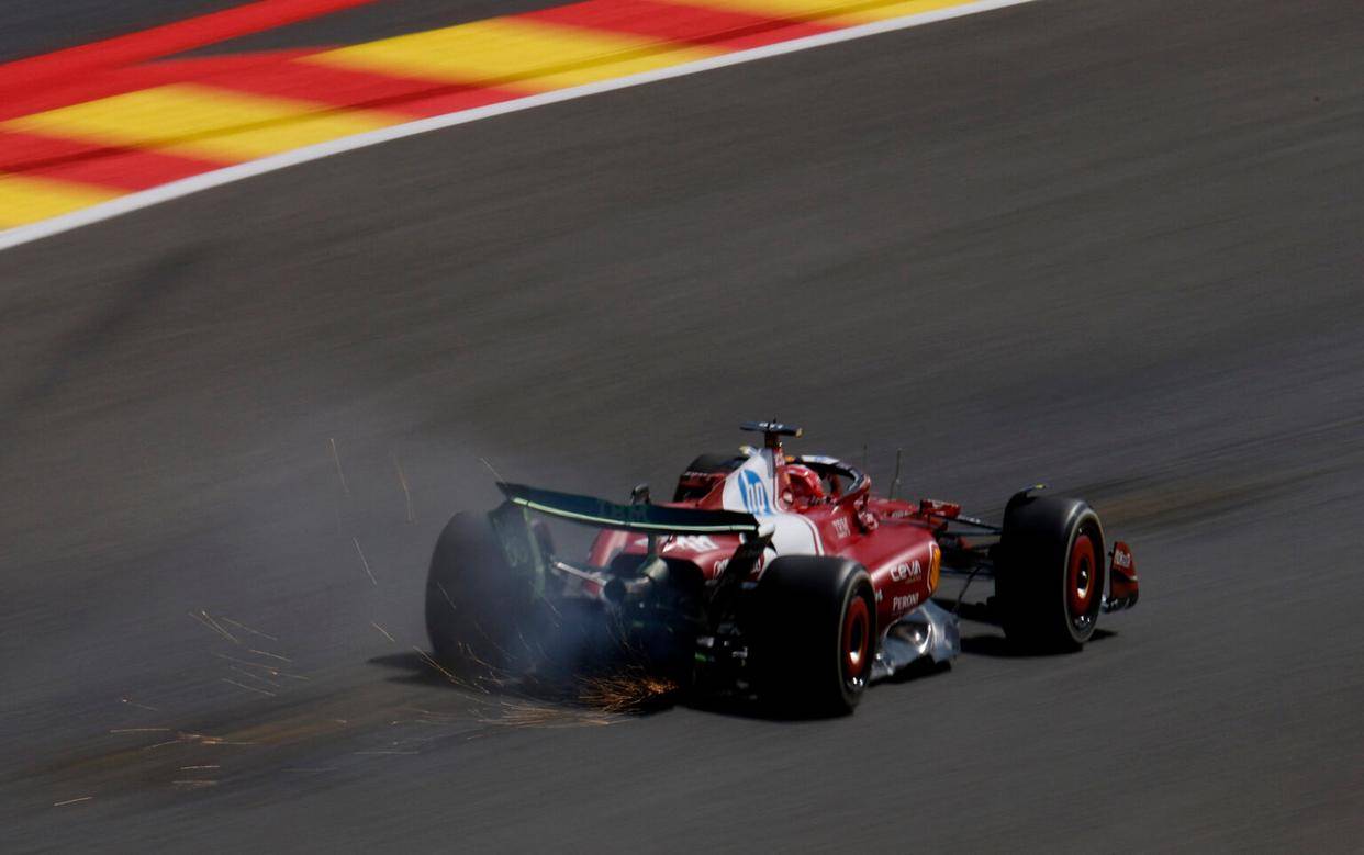 包含迈凯伦横扫红牛二队，勒克莱尔带队取胜的词条