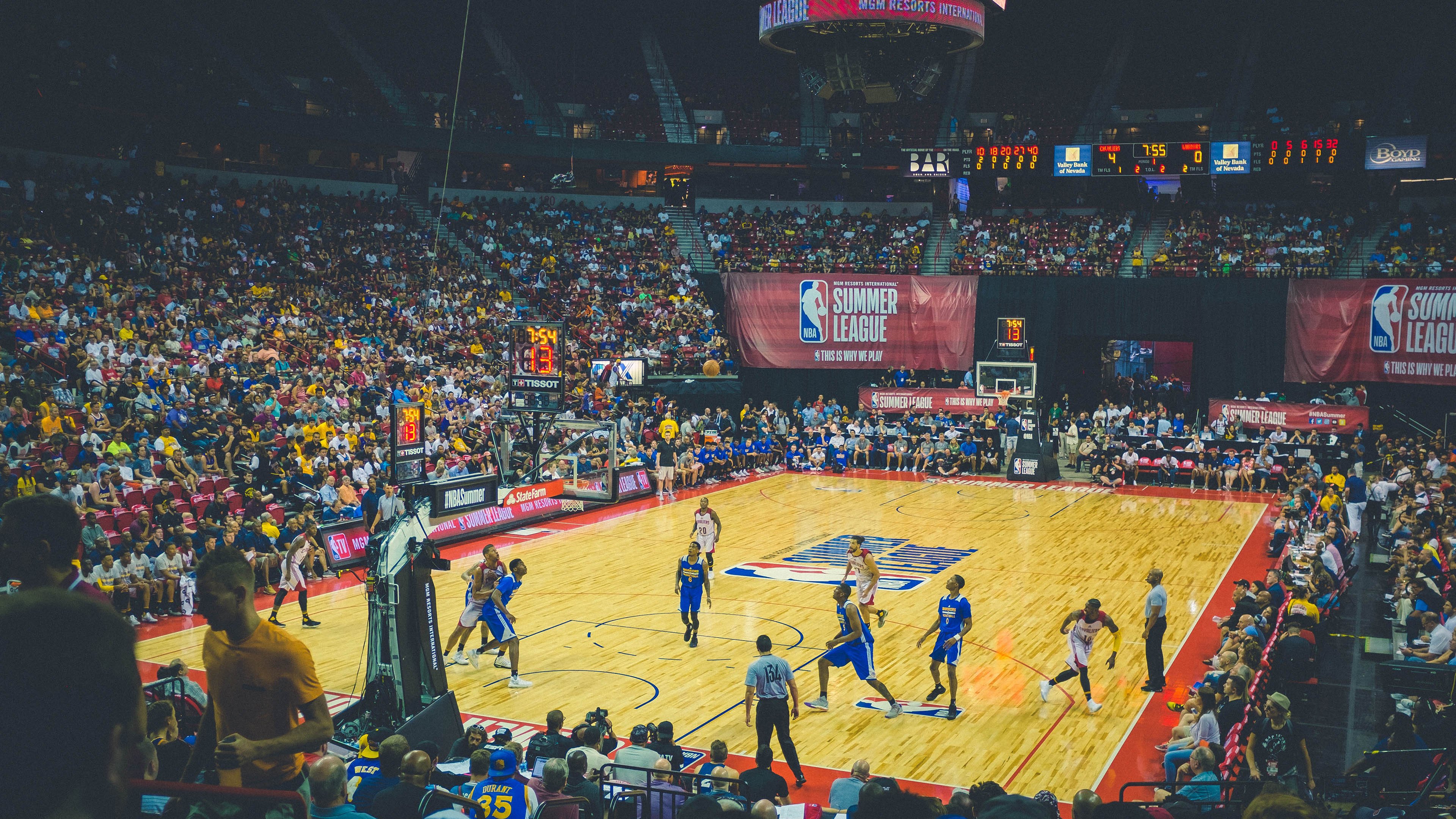 米切尔存在感拉满!广厦力克魔术,一场跨越篮球文化的对话