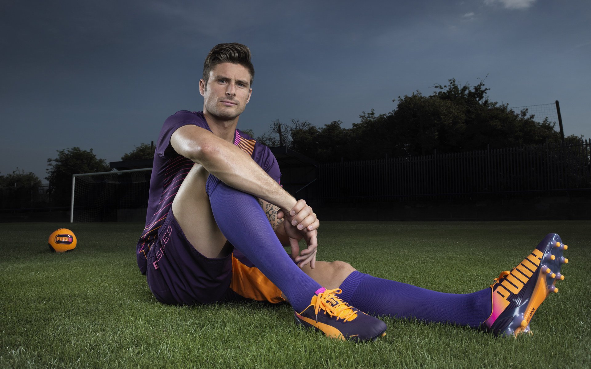 绿茵硝烟与硬木战场，当欧冠决赛的聚光灯，照亮掘金式胜利哲学